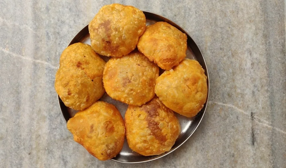 rajasthani kachori ready to served with sauce.