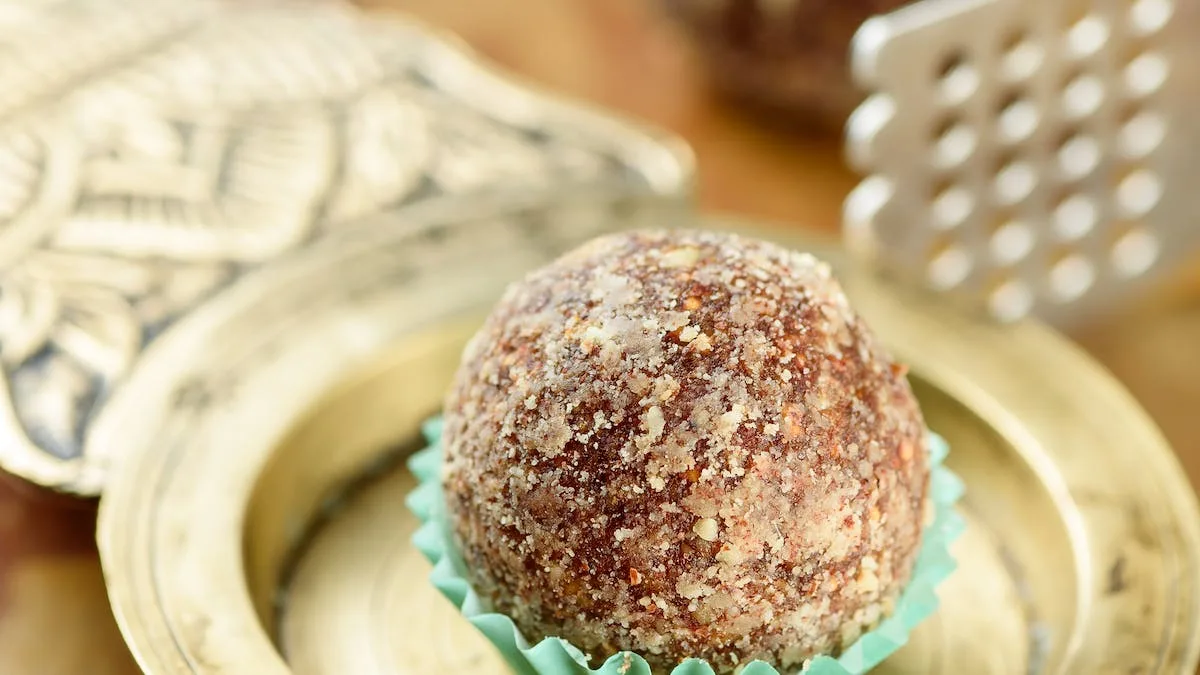 Gond ke Laddoo Recipe - Traditional Indian Sweet Delight