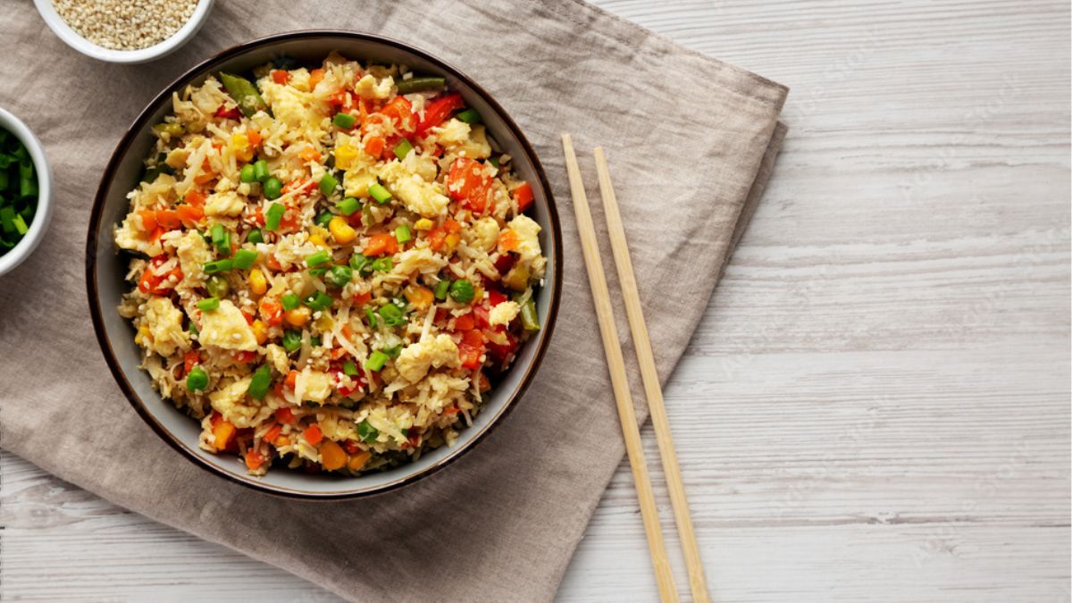 Spicy Veggie Explosion: Vegetarian Fried Rice with a Rainbow of Colours